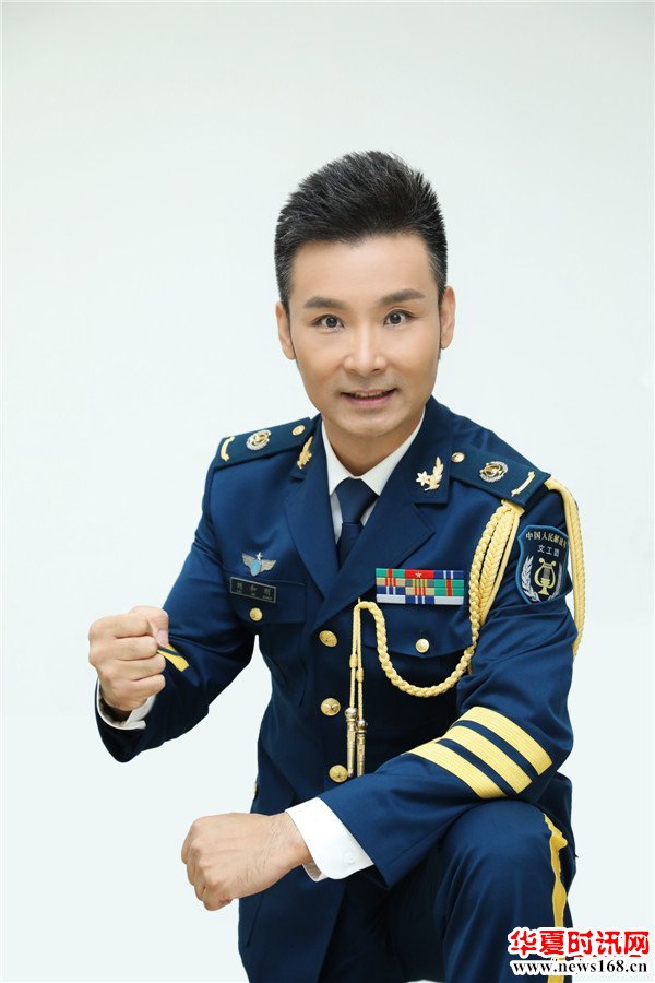 著名男高音歌唱家刘和刚新歌撸起袖子加油干唱响新时代