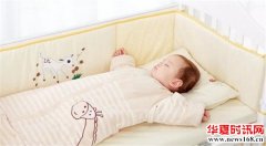 为什么宝宝睡觉都喜欢“投降”式睡姿，你知道吗？