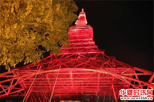 贺新春 除夕夜中国红点亮日本东京塔