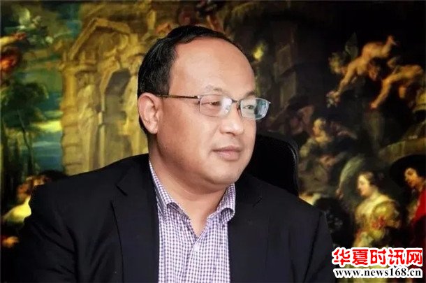 凌晓晨，男，1963年8月出生，陕西永寿人。中国作家协会会员，中国诗歌学会会员，陕西省文化传播协会研究员，西京学院客座教授，咸阳市诗歌学会会长，咸阳市职工作协副主席，咸阳九叶枫诗社社长。出版诗集《黄土色泽》《水荒》《火眼睛》。