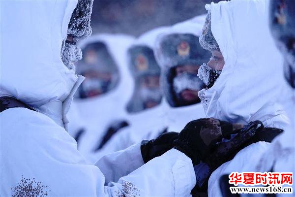 新华社记者直击：冷的边关热的血