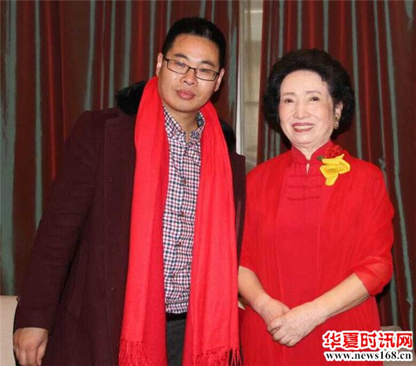西部新闻网总编辑张龙和著名女高音歌唱家贠恩凤