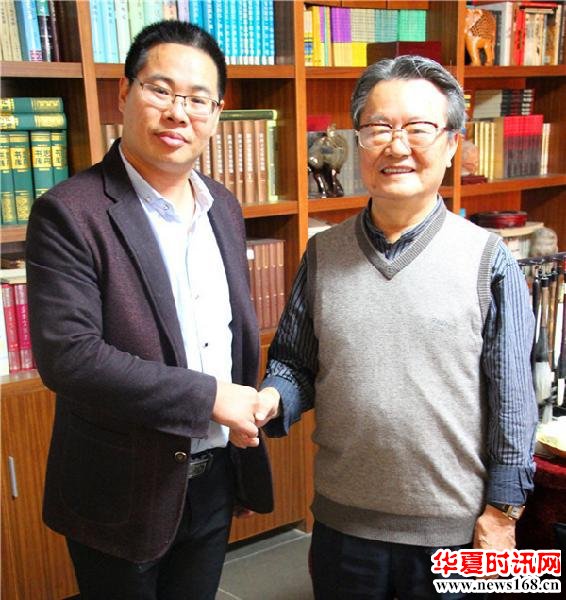 西部新闻网总编辑张龙和著名文化学者肖云儒
