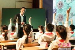 全国数百小学教师齐聚北京 研讨马芯兰数学“翼