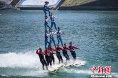 中美澳艺术滑水精英赛中国队爆冷 冠军争夺激烈