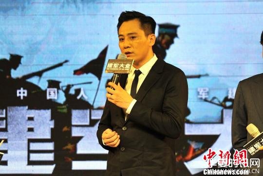 演员刘烨分享《建军大业》电影拍摄幕后故事。　刘占昆 摄