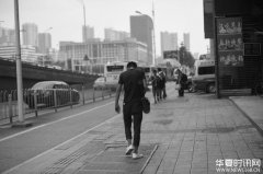 男生为救女友一家＂卧底＂传销4天 苦劝无果后逃脱