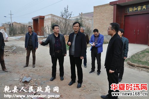 陕西省乾县副县长张满池检查指导易地移民搬迁建设工作