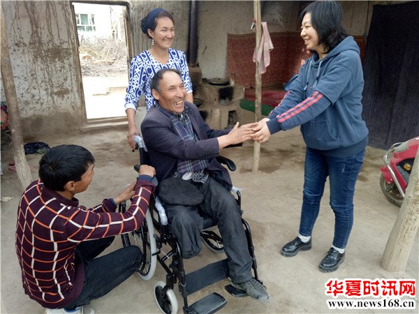 阿克苏市农业局驻红旗坡片区萨合提社区“访惠聚”工作队