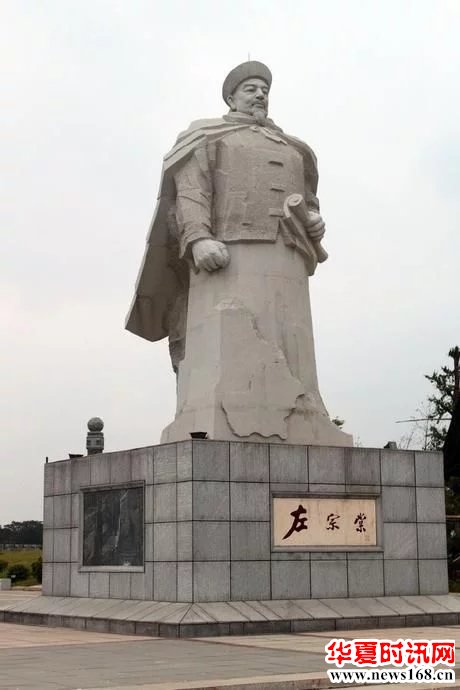 一个彻头彻尾的民族败类，却被人们美化成了民族英雄！