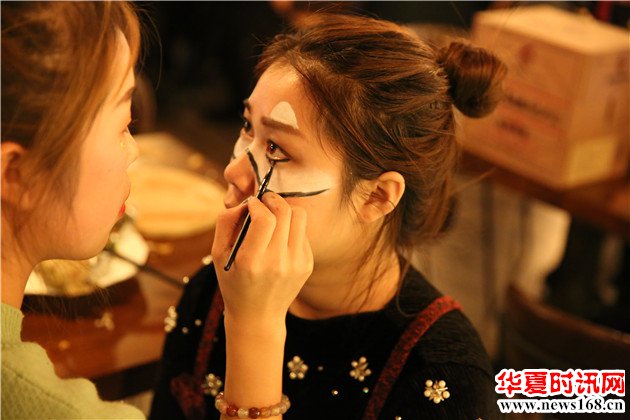 神木爽约咖啡酒吧万圣节