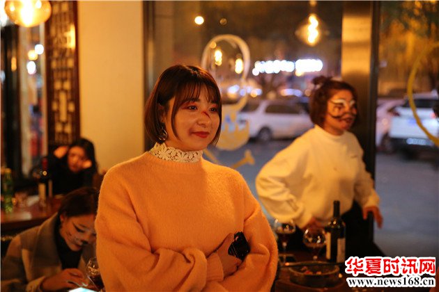 神木爽约咖啡酒吧万圣节