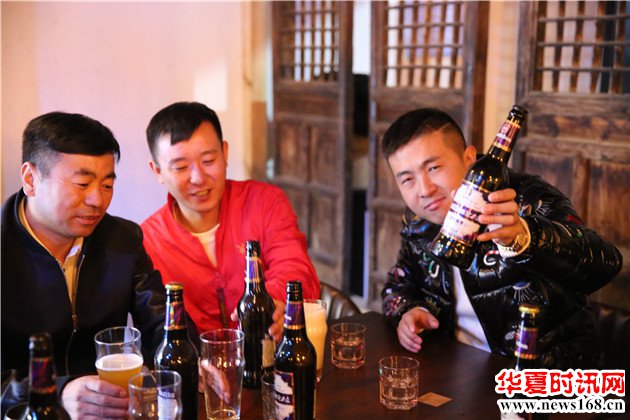 神木爽约咖啡酒吧万圣节