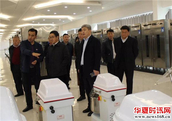 上海市商会代表到博兴县湖滨镇美厨厨业公司参观调研