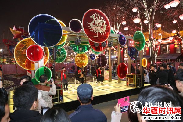 西安曲江新区推新政贴心为百姓服务 大唐不夜城换新装惊艳世人