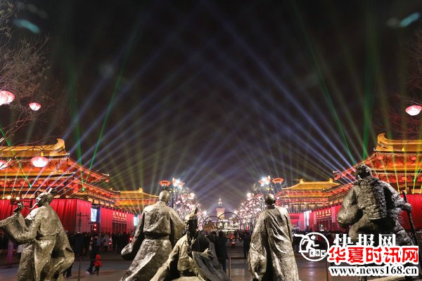 西安曲江新区推新政贴心为百姓服务 大唐不夜城换新装惊艳世人