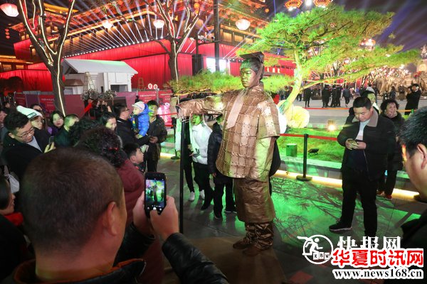 西安曲江新区推新政贴心为百姓服务 大唐不夜城换新装惊艳世人