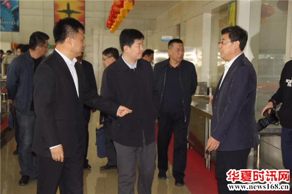 市市场监督管理局行政专办综合事务组主任蔡磊,标准化科科长许振清