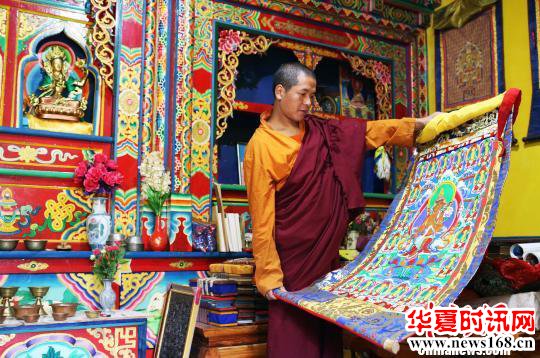 泸沽湖畔“80后”摩梭画师：希望传承传统绘画技艺