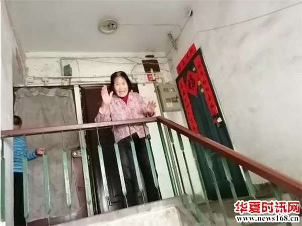 品格融侨幼儿园慰问利君西社区困难老人，用爱心传递温暖