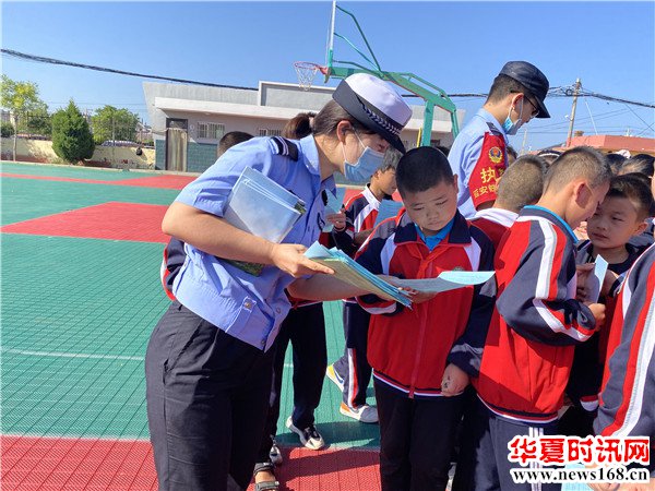 开学季：榆林站派出所为孩子们上好路外安全第一课