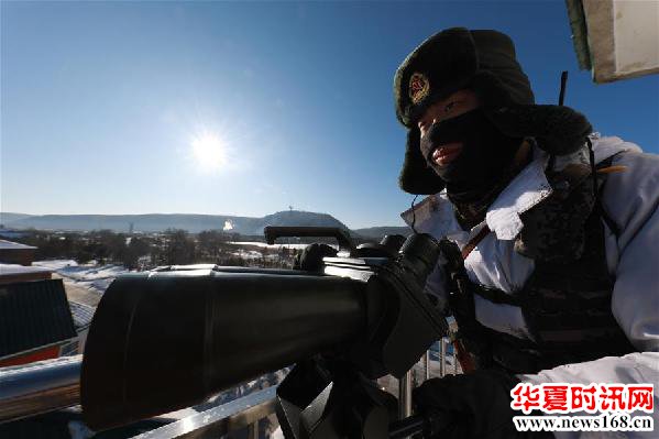 新华社记者直击:冷的边关热的血