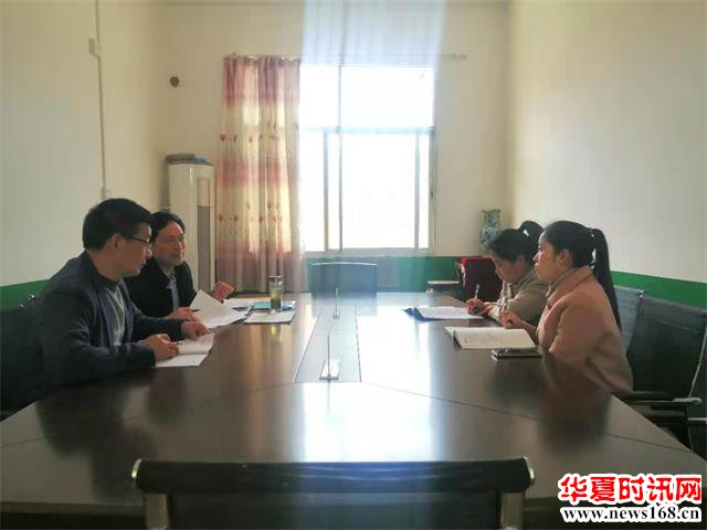 金丝峡镇梁家湾九年制学校迎接商南县教育教学研究室视导小组视导中考复课工作