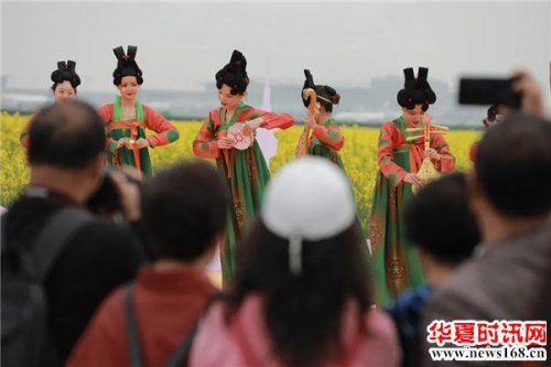 2021西咸新区空港新城首届油菜花节盛大开幕 万亩油菜花海倾情绽放