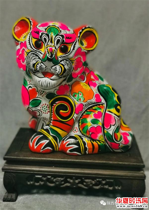 《虎啸疫清》/ 泥塑 / 韩建斌泥塑作品