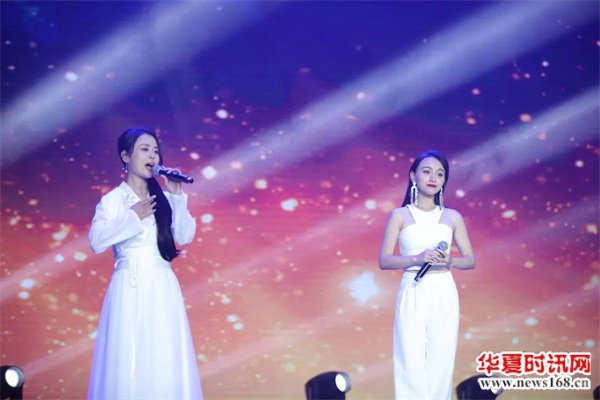 杨雅涵、张敏儿演唱《长安姑娘》
