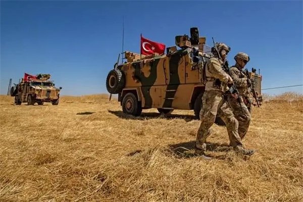 土耳其与中国的一个邻国进行联合军演