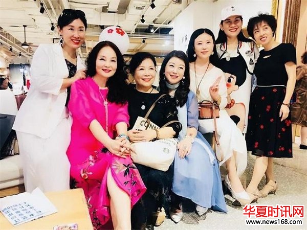 全民免疫公益计划形象大使,环球夫人大赛荣誉主席、评委——李倩