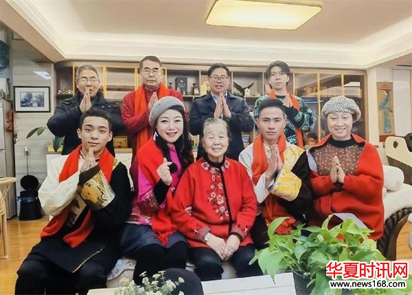 全民免疫公益计划形象大使,环球夫人大赛荣誉主席、评委——李倩