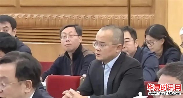 民营企业家座谈会任正非坐C位，春晚机器人红人王兴兴，马云穿中山装很帅气