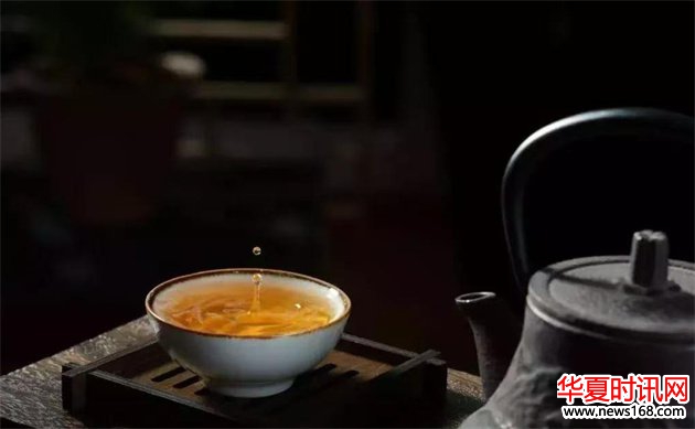 在长沙品茶文化工作室谈论从唐到明清茶文化演变