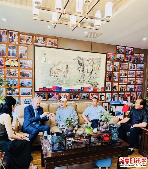 比利时前首相伊夫·莱特姆阁下到访陕西景影影视文化传媒有限公司