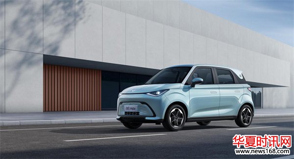 年轻人第一台车怎么选？拾月Mate颜值、实力均在线