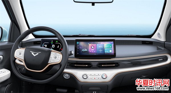 年轻人第一台车怎么选？拾月Mate颜值、实力均在线