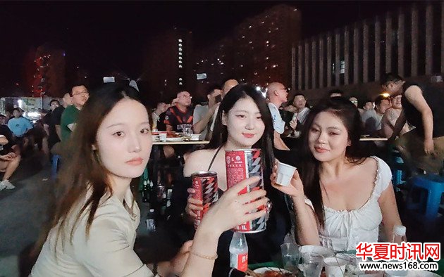 刘亦菲在德尔森啤酒足球音乐派对  陕西联合第二现场嗨翻全场