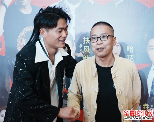 歌手陈汉在赵小二新歌《为儿为女是爸妈》发布会