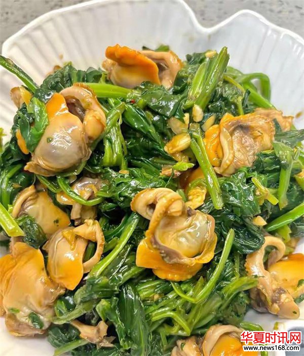 毛蚬子拌菠菜自带“青霉素”，建议：天冷经 常吃，提高免疫力少生病