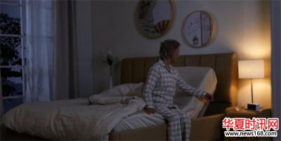 医生多次告诫：宁可多起夜，睡前也不要做这3件事