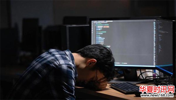 医生多次告诫：宁可多起夜，睡前也不要做这3件事