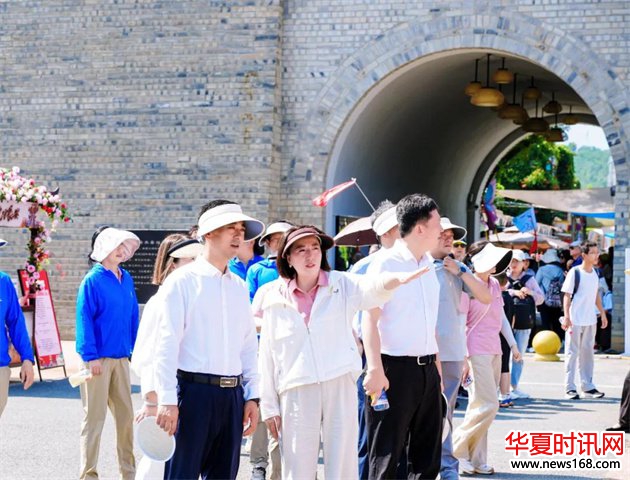 陕旅集团党委书记、董事长刘小强一行赴白鹿原影视城调研