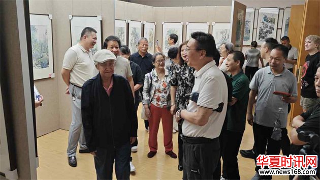 张辉大景花鸟画小品展
