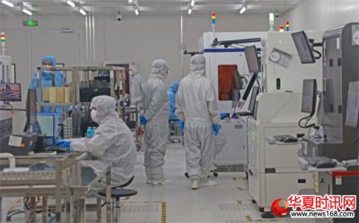 行进中国丨“拎包入驻”造芯片