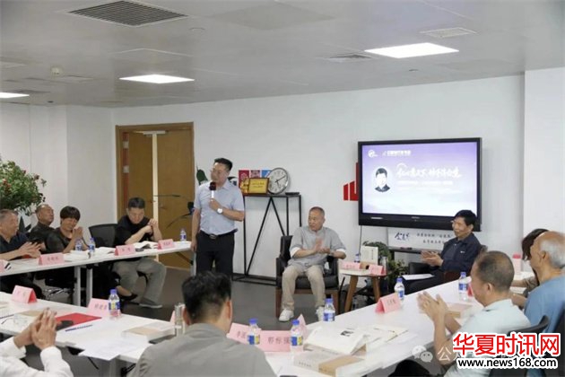 著名文化学者张龙