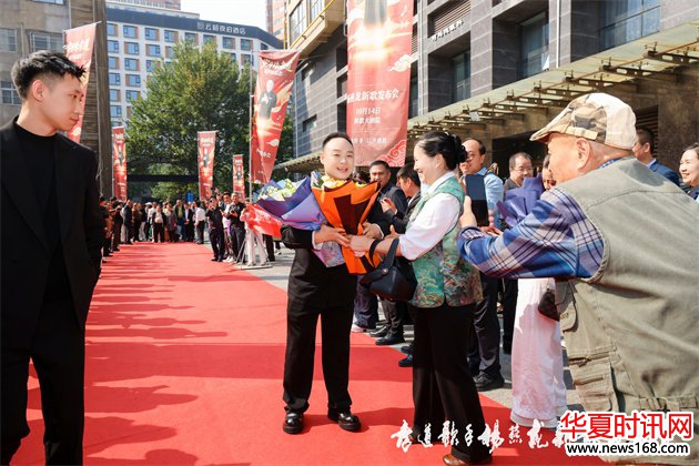 杨燕龙新歌发布会《跪天跪地跪父母》