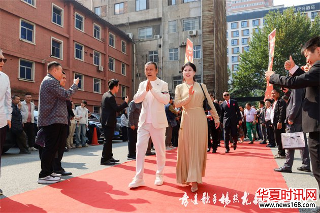 杨燕龙新歌发布会《跪天跪地跪父母》