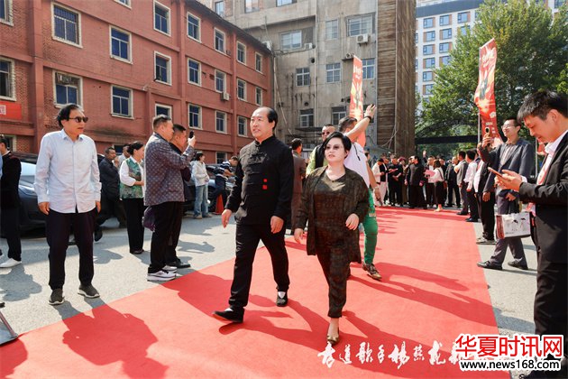 杨燕龙新歌发布会《跪天跪地跪父母》